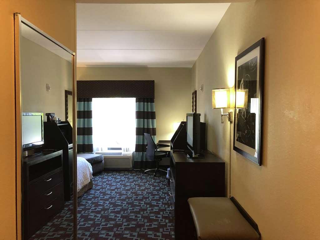 Hampton Inn & Suites Nashville At Opryland Habitación foto